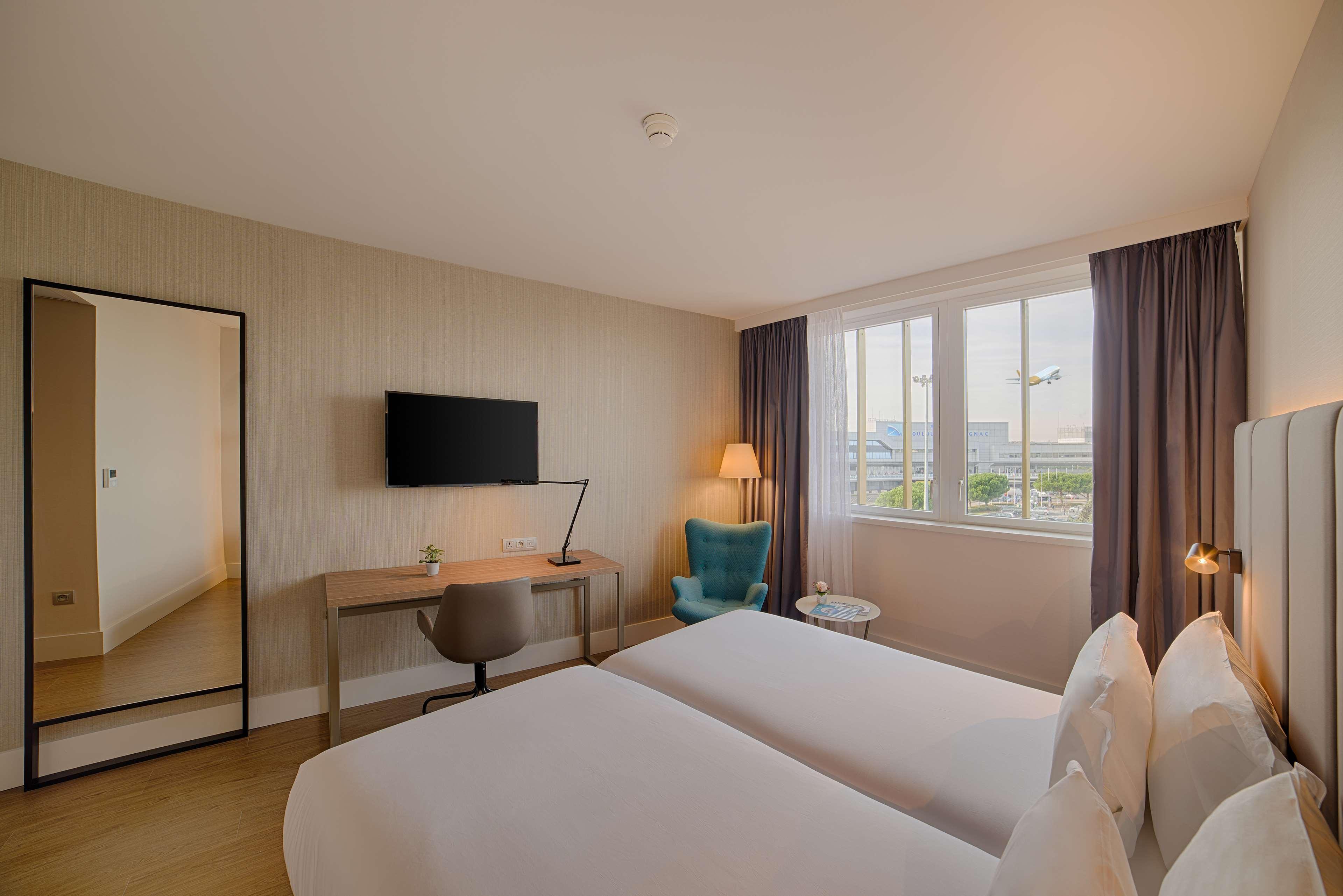 Nh Toulouse Airport Hotel 4*